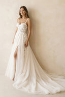 A Line Sweetheart Tulle Wedding Dresses with Appliques in White - SHE IS ME Wedding Dresses