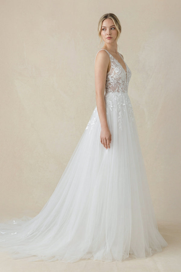 V Neck Satin Mermaid Wedding Dress in White